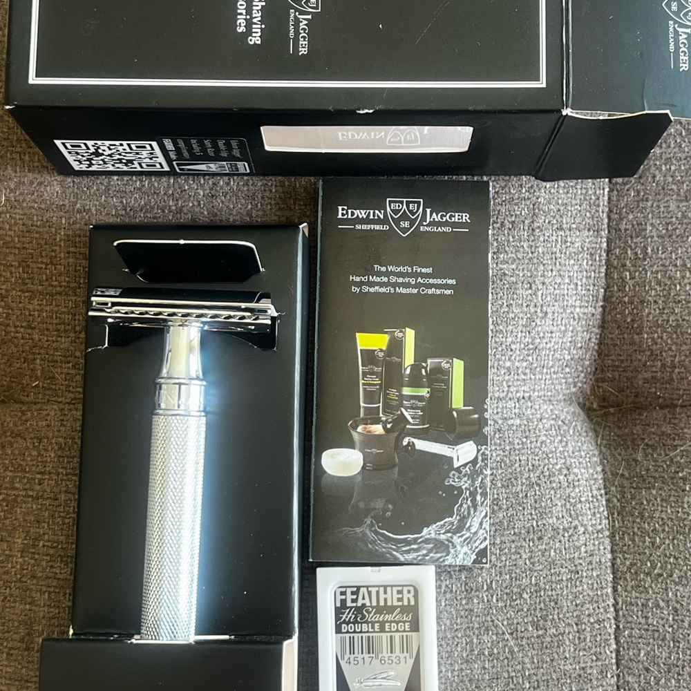 Silver Safety Razor - Picture 4 of 6